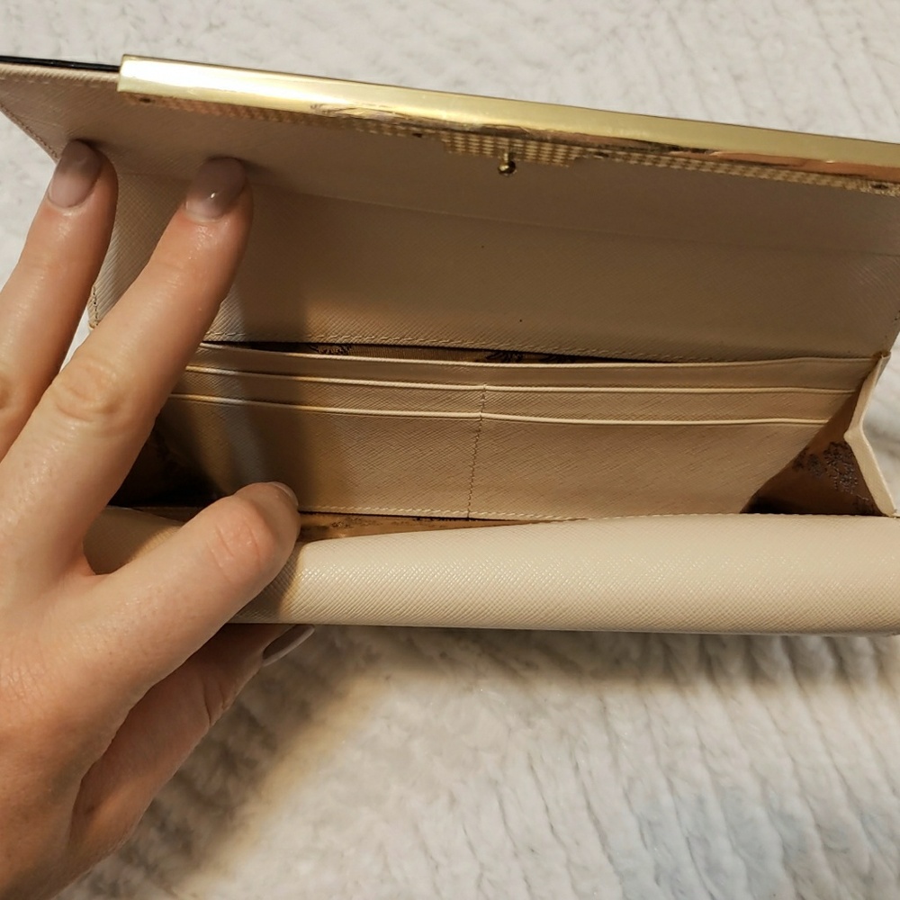 Beautiful Wallet - Picture 8 of 8